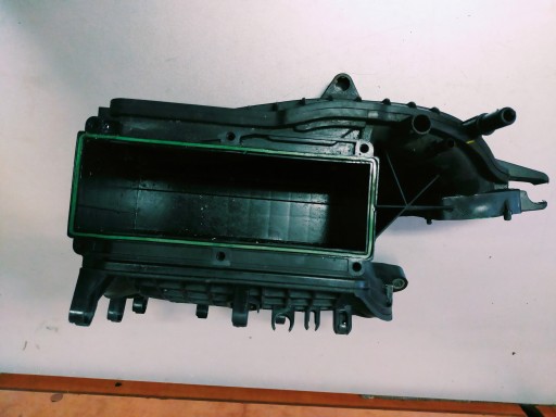 VW PASSAT B6 1.4 TSI intake manifold 03C129711AD