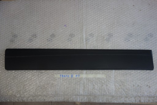 768546496R - RENAULT TRAFIC III ДВЕРНІ НАКЛАДКИ ПРАВА