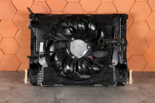 BMW G30 G31 530d hladnjaci hladnjak vode klimatizacije ventilator