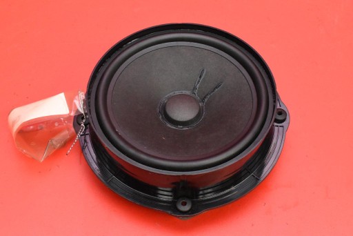 speaker left rear part 5E0035411C SKODA OCTAVIA 3 III HB 13-17
