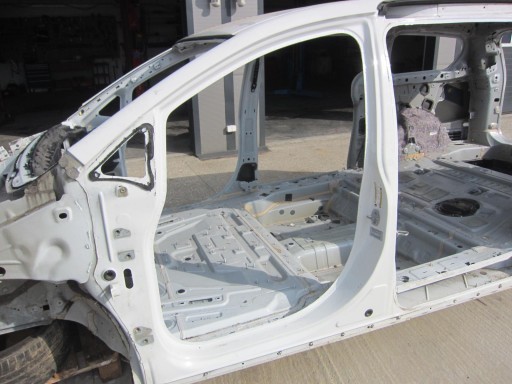 2D56SD9389322 - CHRYSLER PACIFICA ПЕРЕДНЯЯ ЛЕВАЯ ЧЕТВЕРТЬ РАМКИ