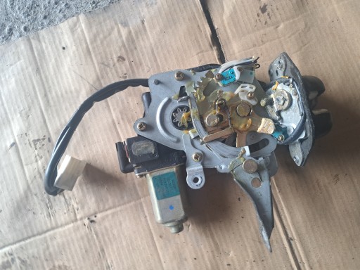 Замок крышки багажника infiniti fx35 fx45 nissan renault 905520aq000