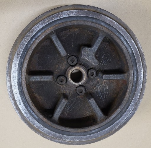 řemenice ZEBATE vačky TLUMIK DRGAN VW TRANSPORTER T4 OE 074105243D