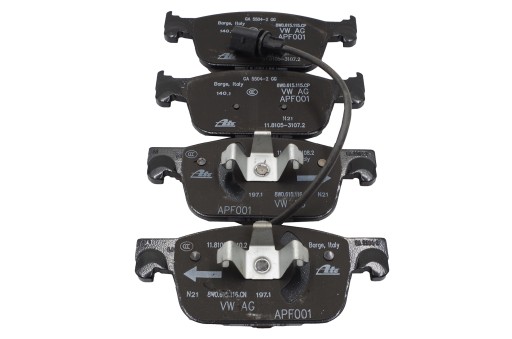 Оригинальные тормозные колодки AUDI OE 8w0698151bg