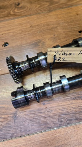 Arbre à cames d’échappement RENAULT TRAFIC II 2.0 DCI M9R 782
