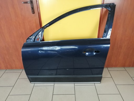 CZ9NHC - Левая передняя дверь volvo xc70