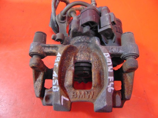 BMW 2 F46 F45 třmen elektrický levý záď JARZMO