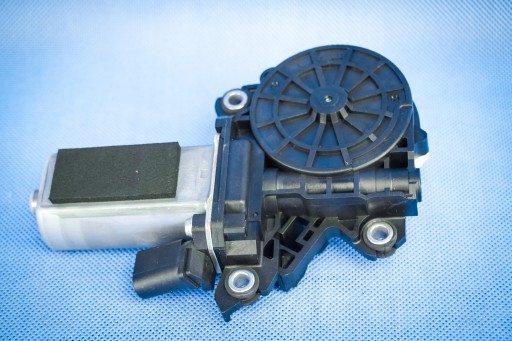 engine dociagu door Audi A7 S7 RS7 4G8 4G8839003