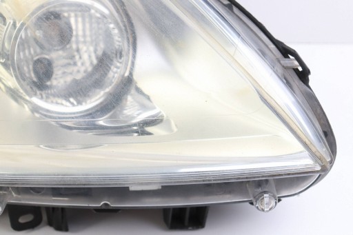 RENAULT LAGUNA III feu avant droit avant 89901839 260100034R XENON