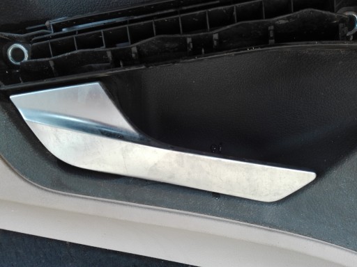 ЛЕВАЯ ВНУТРЕННЯЯ РУЧКА MERCEDES ACTROS MP4 100 ЗЛ