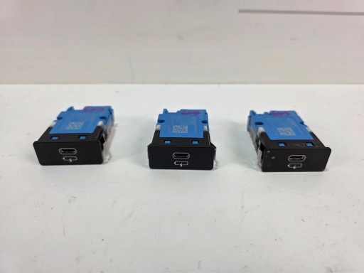adapter ZLACZE PORT WEJSCIE USB BMW X5 G05 X6 G06 X7 G07 LCI 5A84164