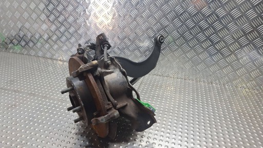 otoč ramene zavěšení levý záď BV61-5A969-CA FORD FOCUS MK3 HB