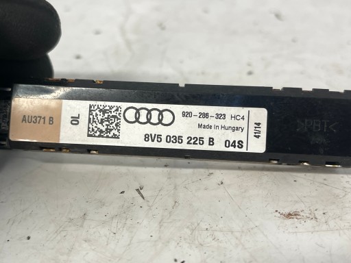 AUDI A3 8V antenna amplifier 8V5035225B