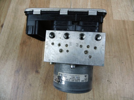 Mercedes-Benz C-Klasa W205 pump ABS A2539011600