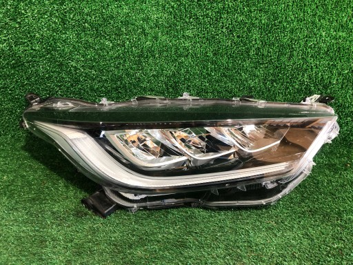REFLEKTOR right TOYOTA YARIS IV FULL LED