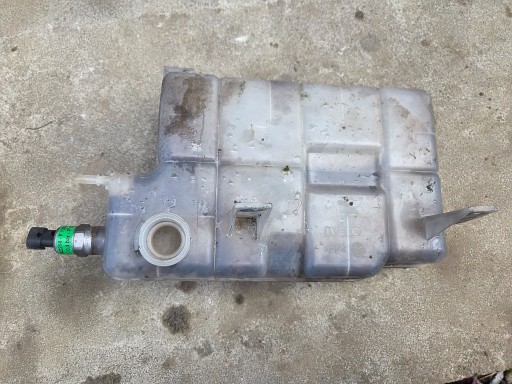 Ausdehnungsbehälter des Wassers IVECO DAILY 2014 2019 2023 5801255878