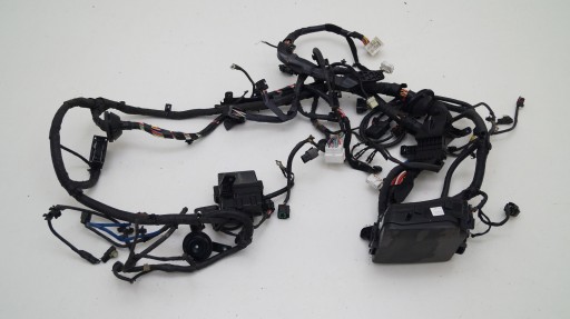 I401.7CRDI1115X.AKCENT81 - Hyundai i40 1.7 crdi 11-15 установка жгута проводов в моторном отсеке h