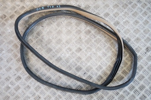 Уплотнитель двери MERCEDES GLE ML 166 A1666970251