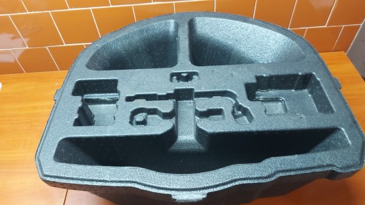 STYROPIOAN WKLAD Roues de la roue de secours Porte coffre hayon TOYOTA COROLLA E21 Berline 19