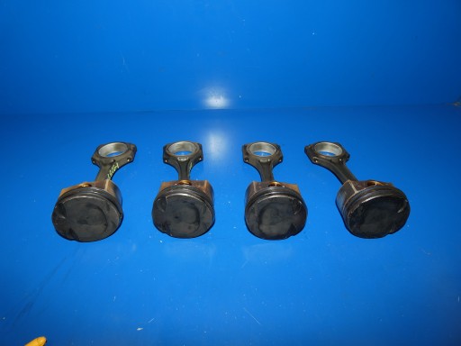 Mercedes C KLASA W204 W212 1.8 CGI 271.820 Piston + Bielle