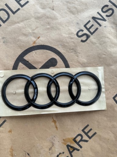 ЗАДНЯЯ ЭМБЛЕМА Q3 RS3 RSQ3 8V5853742