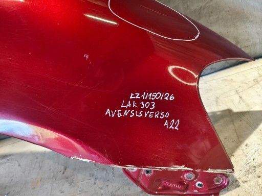 fender right TOYOTA AVENSIS VERSO LAKIER 303