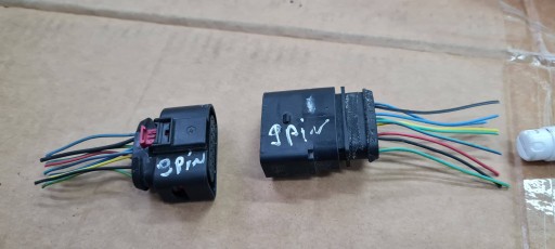 A5 8W Spina KOSTKA ZLACZE 4H0973717B 6X0973817 A4 B9 8W Q5 80A A6 Q7 4M