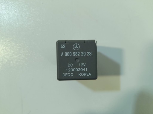 Mercedes-Benz GLC C253 relay A0009822923 (P324)