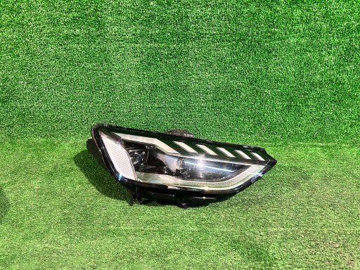 REFLEKTOR pravý AUDI A4 B9 LIFT MATRIX