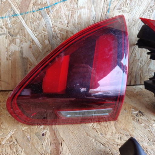 light rear Komplet Peugeot 2008 and lift to the bonnet