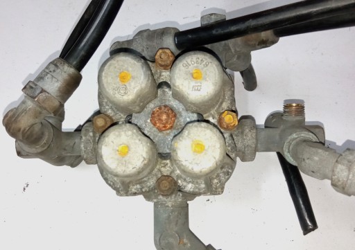 AE4439 - Четырехконтурный клапан Scania 4