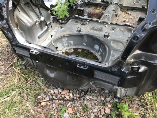 SUZUKI BALENO II 2015 ЗАДНИЙ РЕМЕНЬ С ПОЛОМ ЗАДНЯЯ СТЕНКА ОРИГИНАЛ