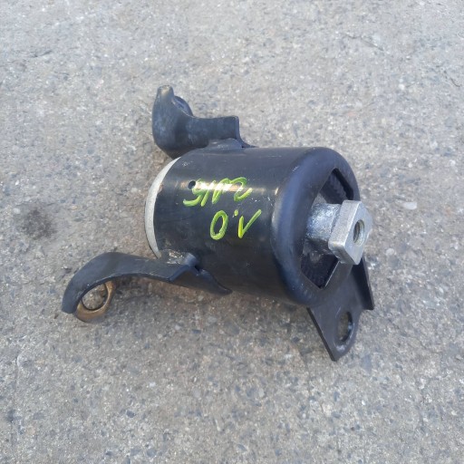 Ford Fiesta MK7 1.0 2016 right side console / holder of the engine