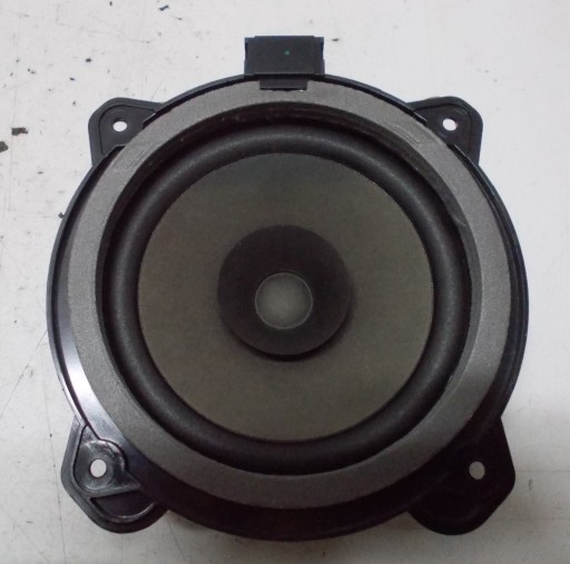 VW GOLF VI CABRIO 1.4 TSI 11R speaker door rear part 5K7035710