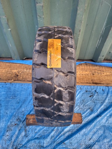 Шина CONTINENTAL 18 X 7 - R 8 повна 18x7 SC 10