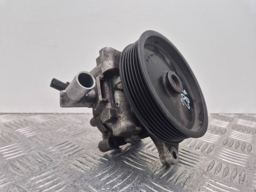 Mercedes C200 CGI W204 servo pump A0064667501