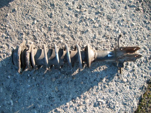 SUZUKI ALTO V 98-04 1.0 АМОРТИЗАТОР ПРУЖИНА