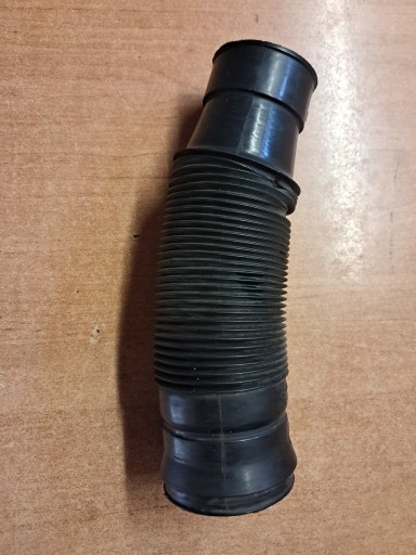 air hose MERCEDES W124 W201 2,0 1020941787