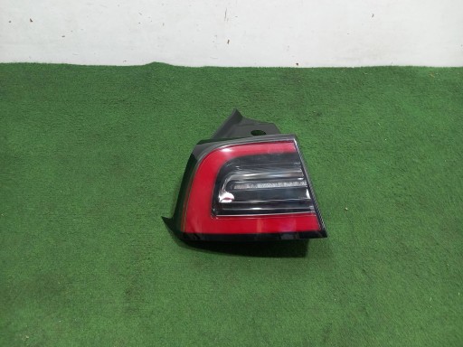 Тесла ліва задня лампа модель III 1077397