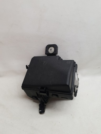 82662-52800 - Корпус переднего блока предохранителей toyota yaris iii lift 14-17 hybrid