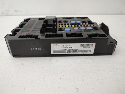 Блок предохранителей jaguar xf x250 2.7d европа 8x2t-14b476-ad оригинал