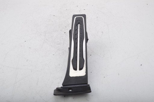 BMW F40 педаль газа потенциометр 6889820 21R