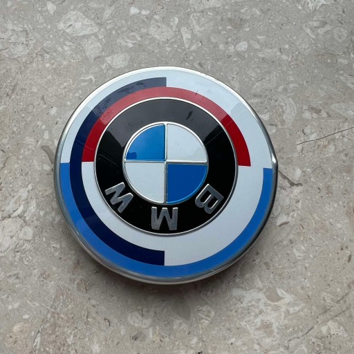 Emblemat Odznaki BMW 2 G42 M240i X3 X5 X6 Z4 original 51148087193 Ø 82mm