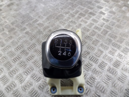 HYUNDAI I30 1.6 CRDI gear lever trim knob