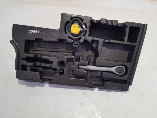 boot floor well polystirene PIANKA MERCEDES W212