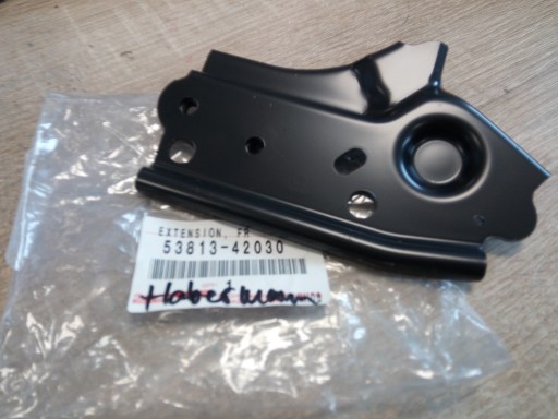 53813-42030 - КРОНШТЕЙН КРЕПЛЕНИЯ КРЫЛА RAV-4 LEXUS НОВЫЙ ОРИГ*