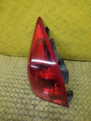 NISSAN PRIMERA P12 feu gauche arrière