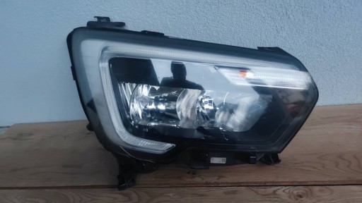 Фара renault master iv 260105567r