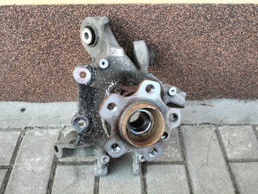 6861138 - Bmw 5 g31 поворотный кулак задний правый