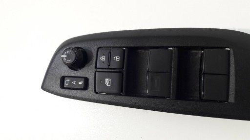 TOYOTA YARIS CROSS switch PANEL of the window 84040-0D020 (PS17)